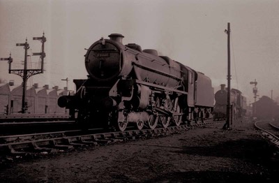 Black 5 No.44661 on Oxford shed exit road(opt)