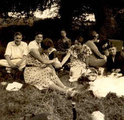(D) Family picnic (2)