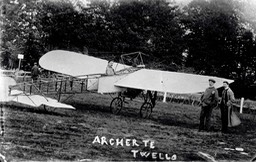Ernest Archer flying at Twello(2)